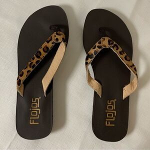 NWOT Flojos Leopard Thong Flip Flops Sandals Women’s 6.5 Animal Hair Fall